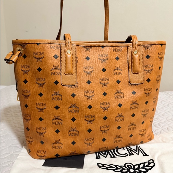 MCM Reversible Liz Shopper Tote - Picture 8 of 9